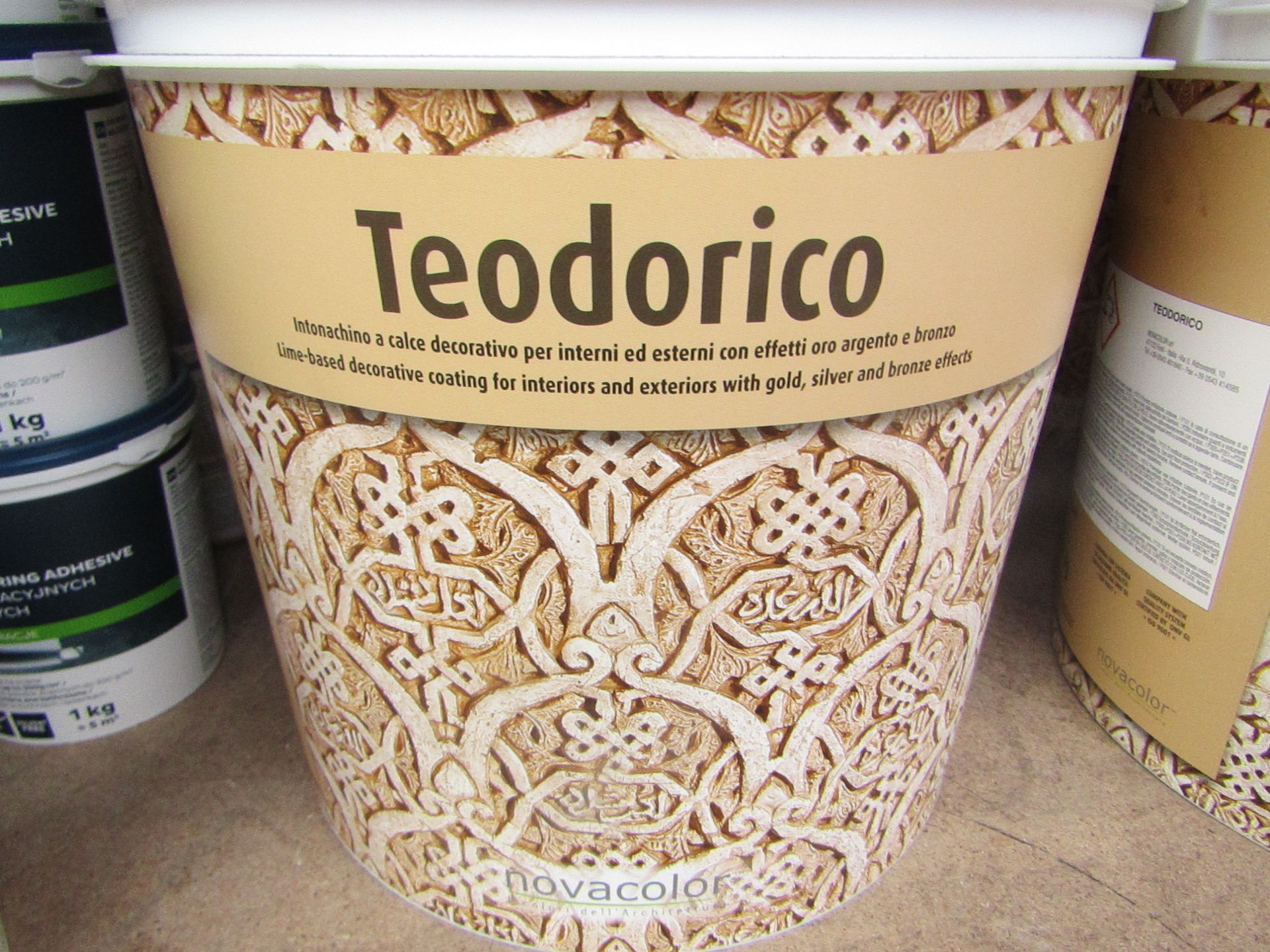 Teodorico - Lime-Based Decorative Coating For Interiors & Exteriors With Gold, Silver & Bronze