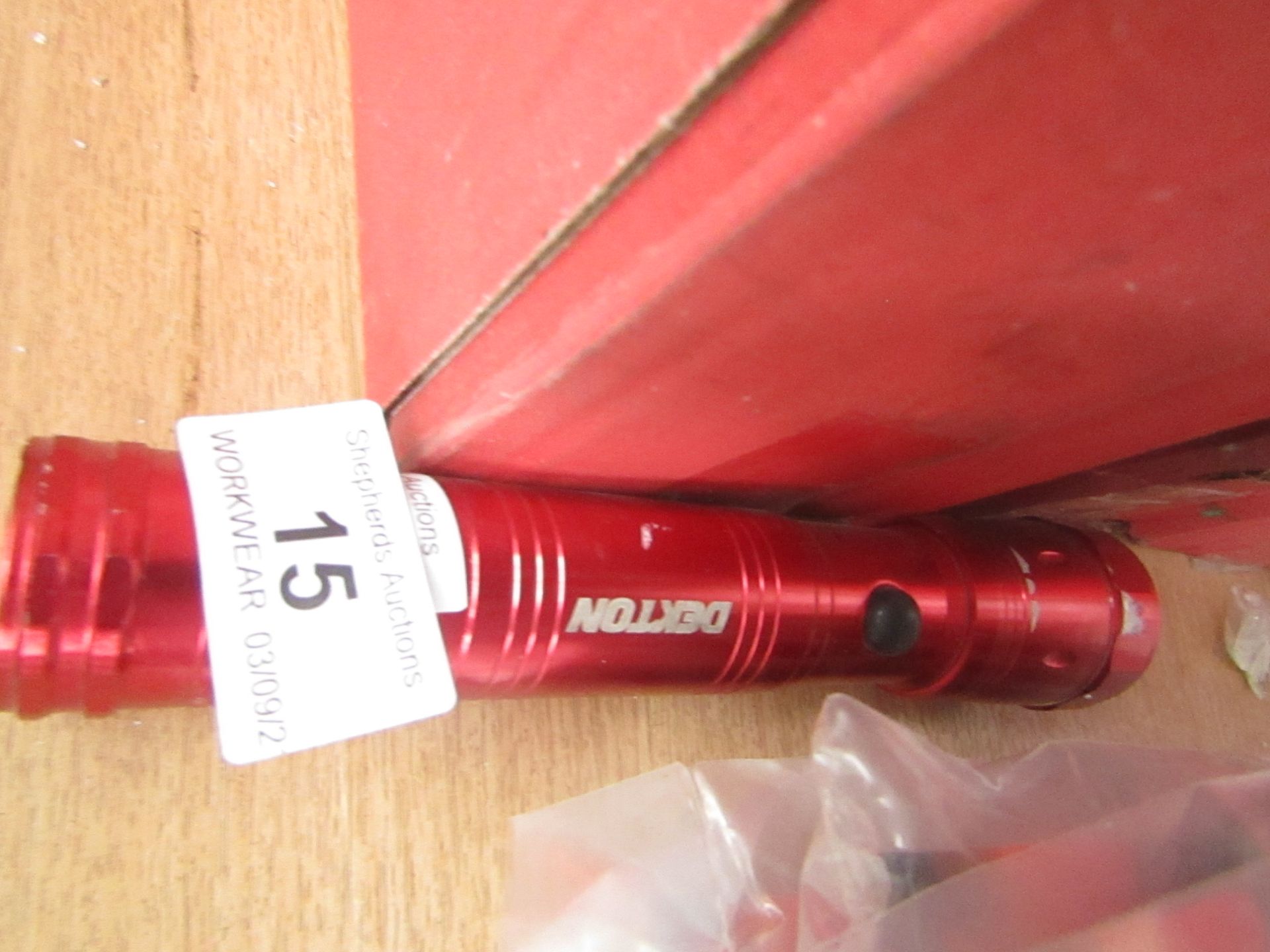 Dekton - LED Ratchet Screwdriver - Unpackaged.