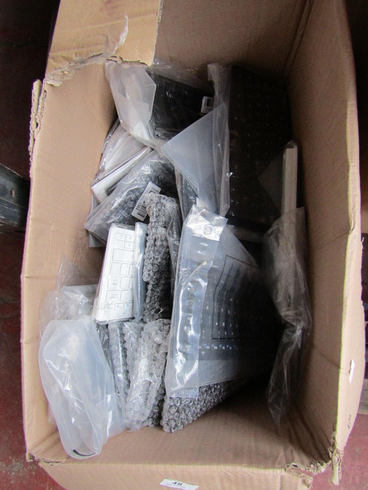 Box of approx 20 various Keyboards, all unchecked.