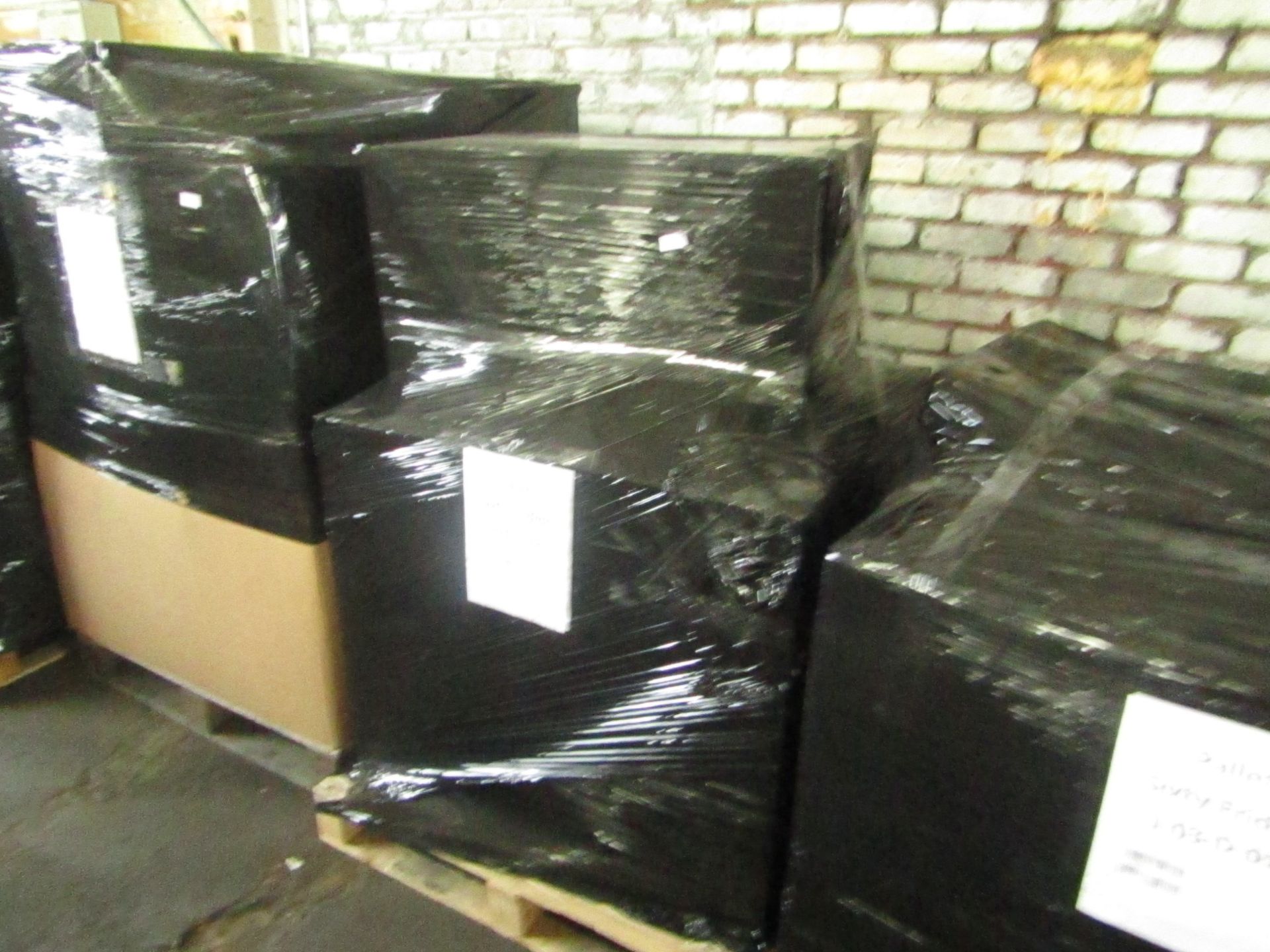 | 1X | PALLET CONTAINING CUSTOMER RETURN SIXTY FRIDGES MINI FRIDGES | PALLETS ARE UNCHECKED SO NO