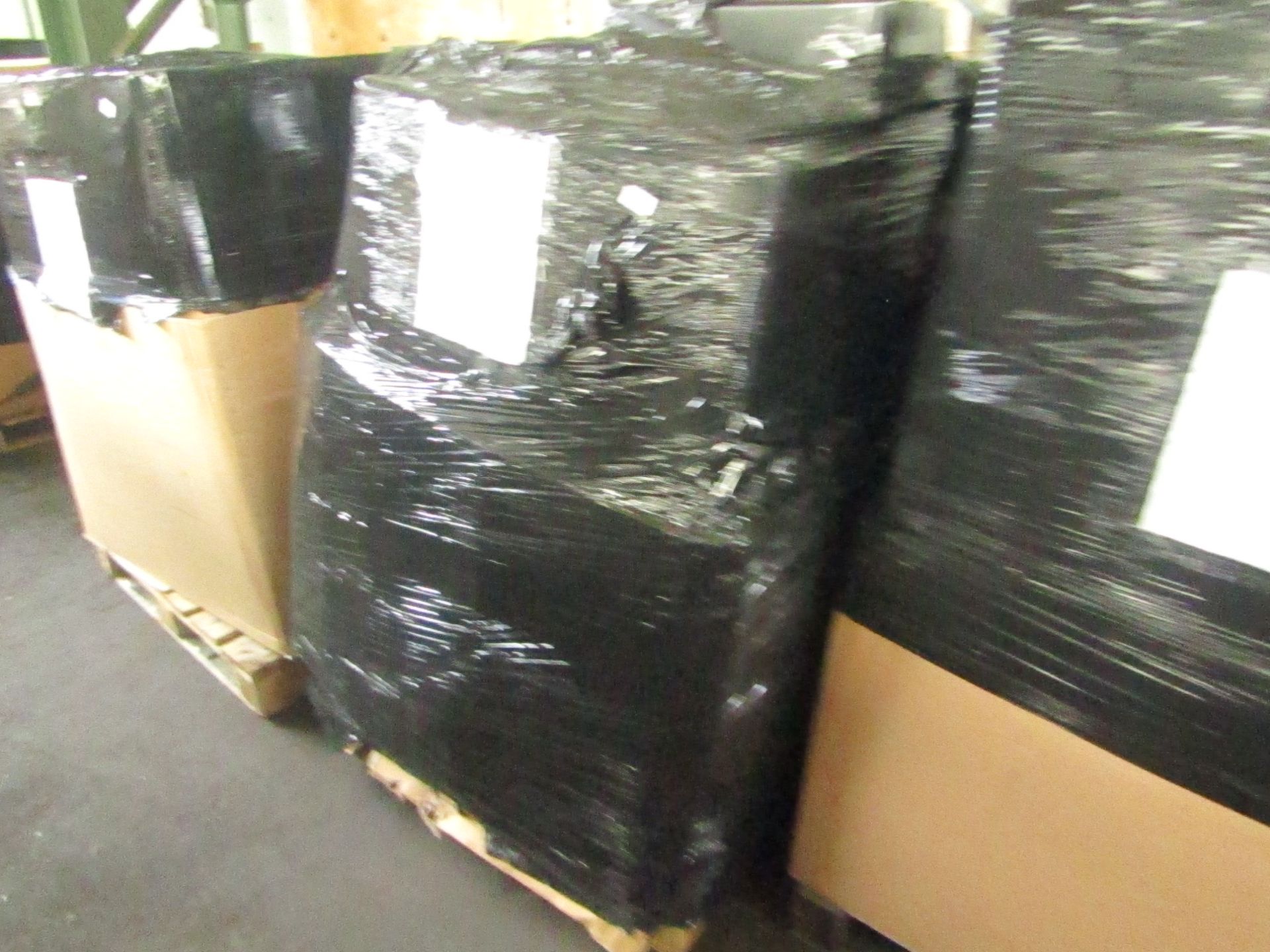 | 1X | PALLET CONTAINING CUSTOMER RETURN SIXTY FRIDGES MINI FRIDGES | PALLETS ARE UNCHECKED SO NO