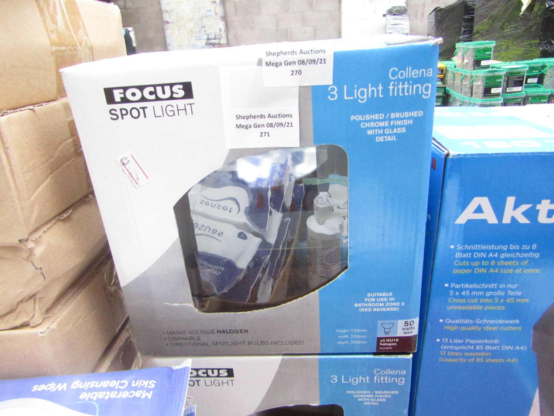 1x Focus spotlight - 3 light fittings - looks to be unused.
