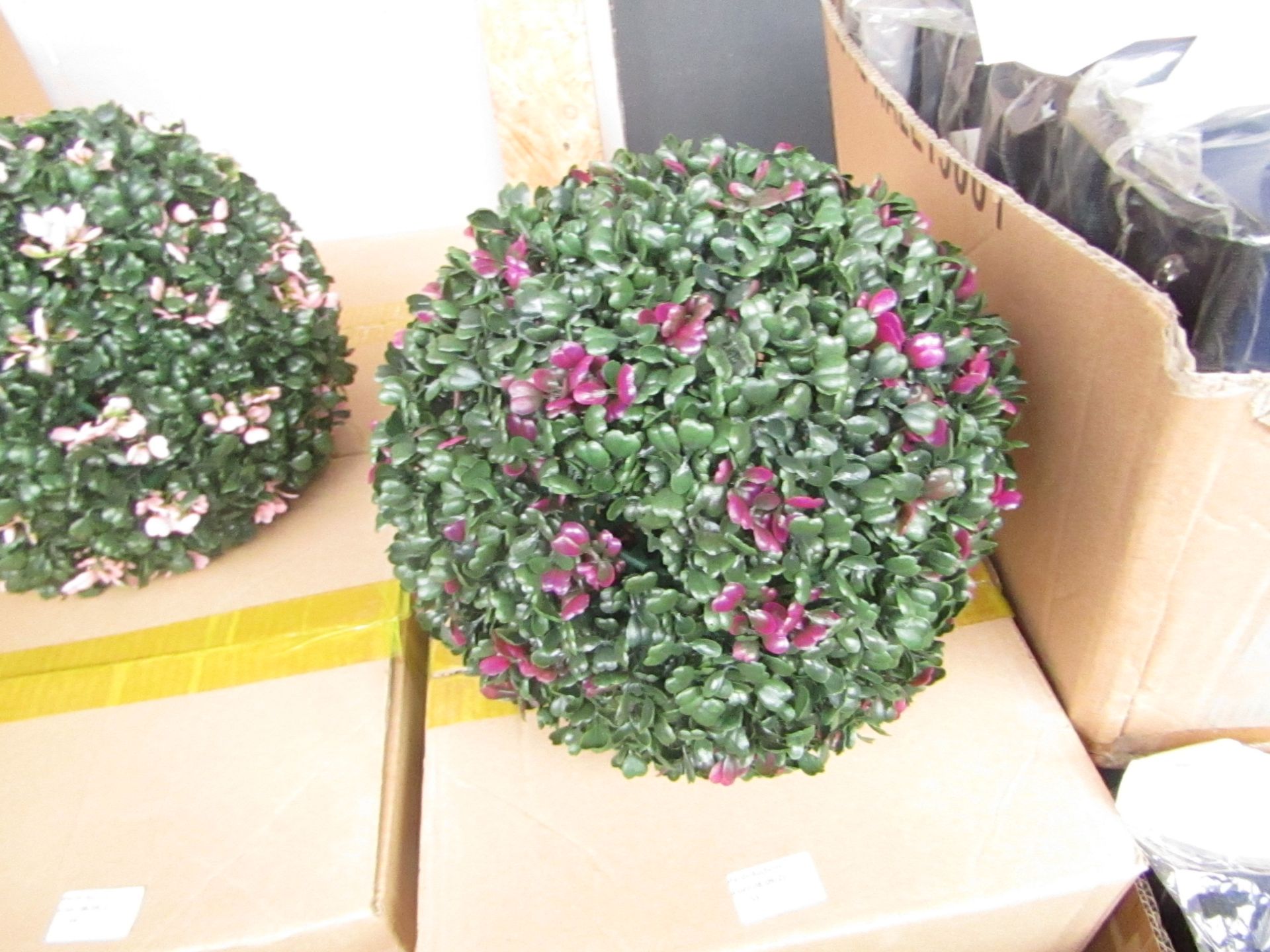 4x Purple Flower Topiary Garden Basket - Unused & Boxed.