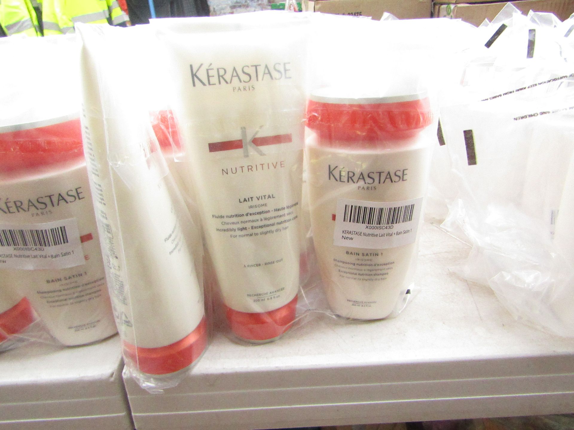 1x keratase nutritive lait vital 200ml - 1x keratase bain satin 1 250ml - new & packaged - RRP £37