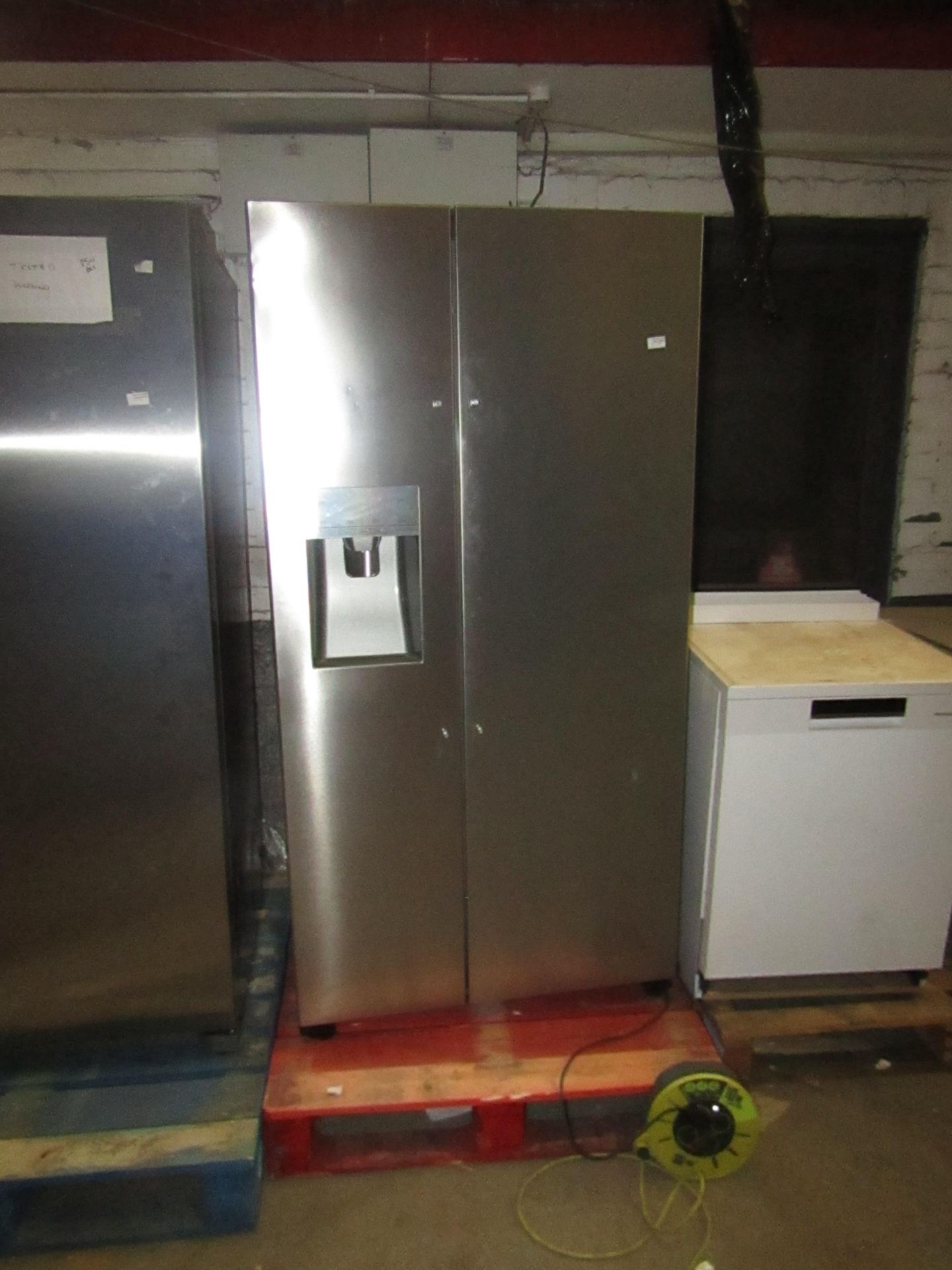 Hisense American Fridge freezer, Tested working for coldness in Fridge and freezer, missing door