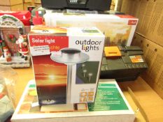 1x Outdoor Solar Light - Untested & Boxed