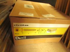 1x Box of Diall pz2 Screws