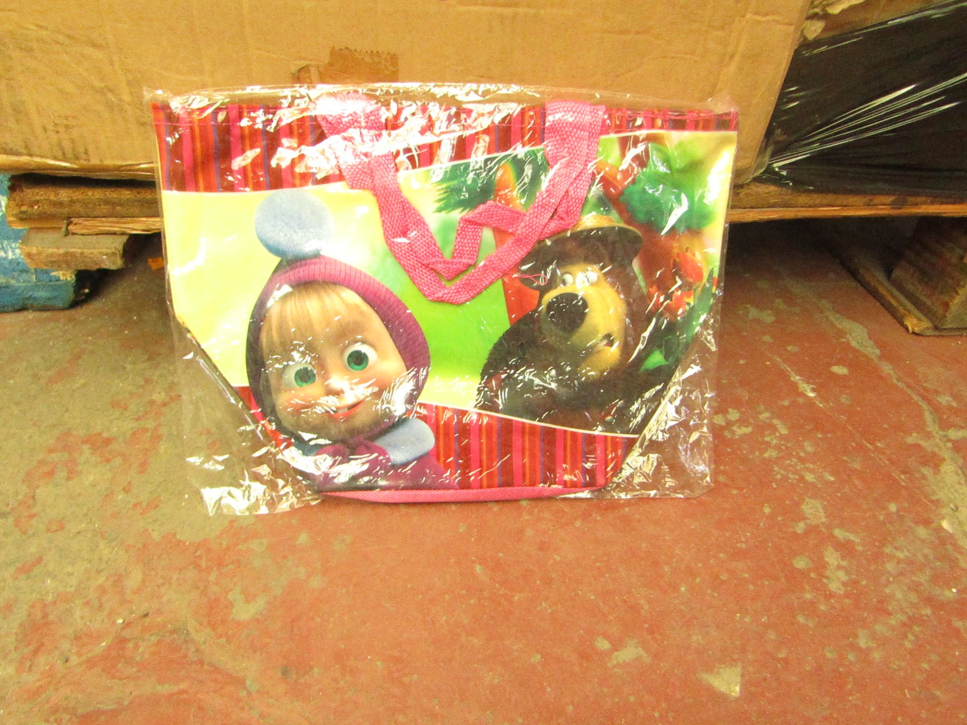 1X MASHA AND THE BEAR ZIP CARRY BAG, UNCHECKED AND PACKAGED, SEE PICTURE