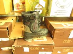 RiverLand - Boys Snow Boots - Size 2 - Unused & Boxed. - Please See Image For Design.