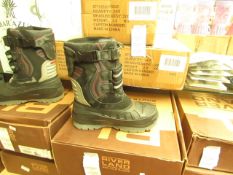 RiverLand - Boys Snow Boots - Size 3 - Unused & Boxed. - Please See Image For Design.