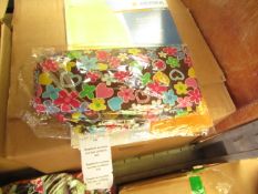 2X TRAVEL, CARRY, SHOPPING BAG WITH LOVE HEART AND FLOWER PATTERN, UNCHECKED IN PACKAGE, SEE