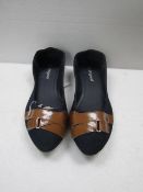 3x Pairs of ladies brown band dolly shoes, size40, new & packaged.