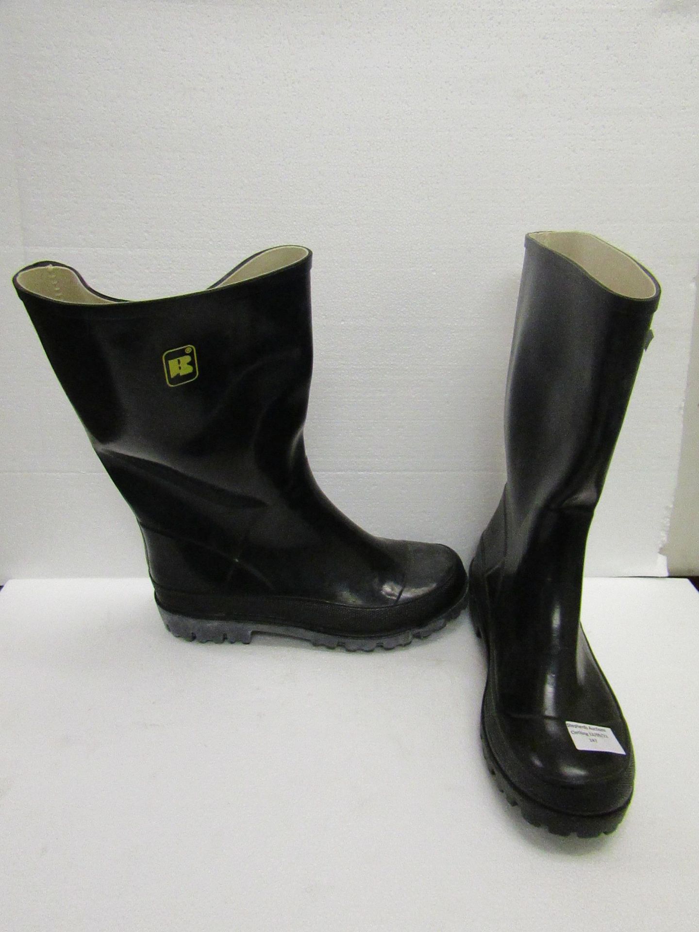 Black Rubber Boots size 8 new see image