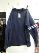 Boohoo mens oversized fleece sweater, size M, new with tags.