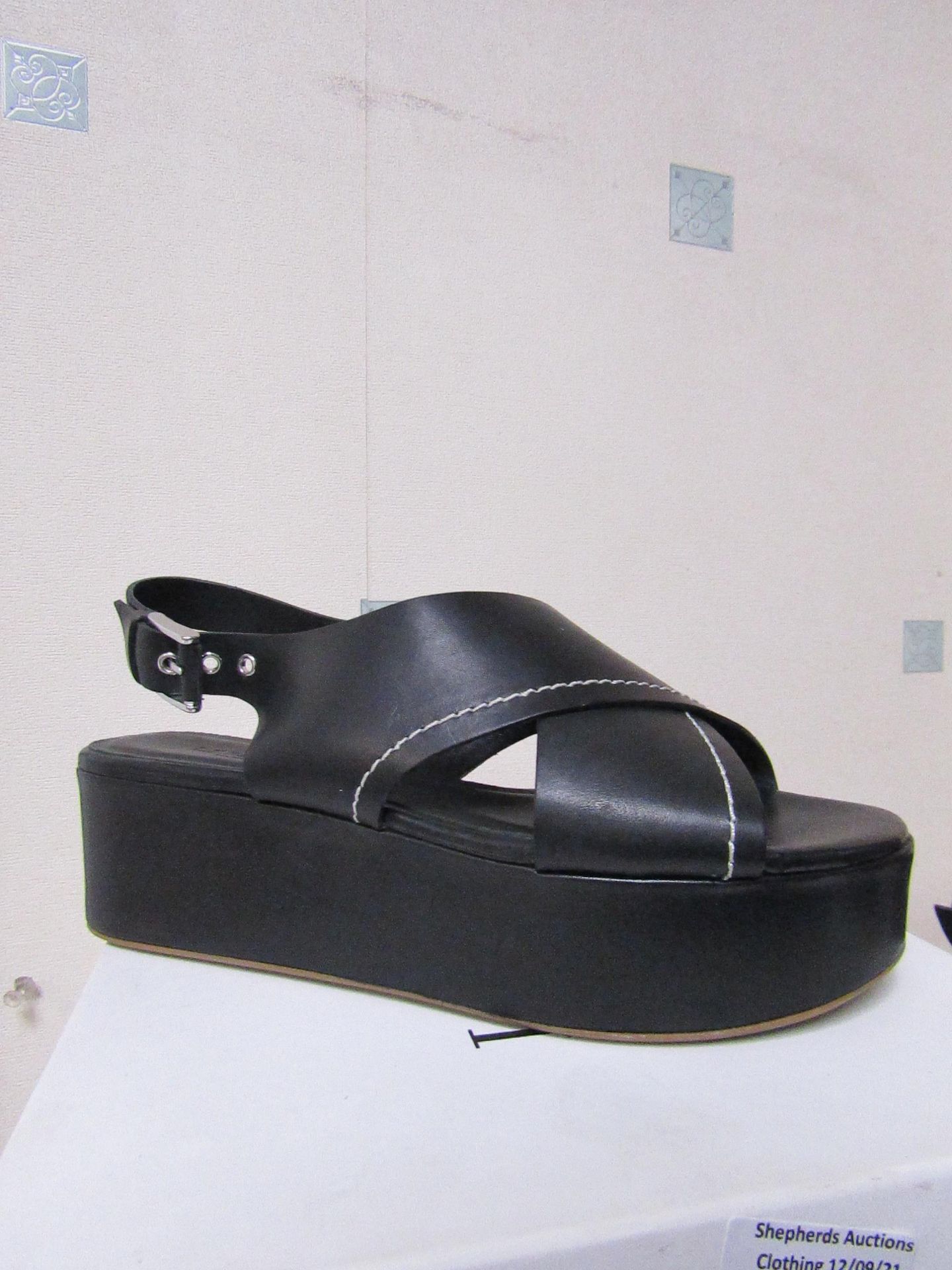 L K Bennett London Sima Black Veg Leather Shoes size 39 RRP £250 new & boxed see image for design