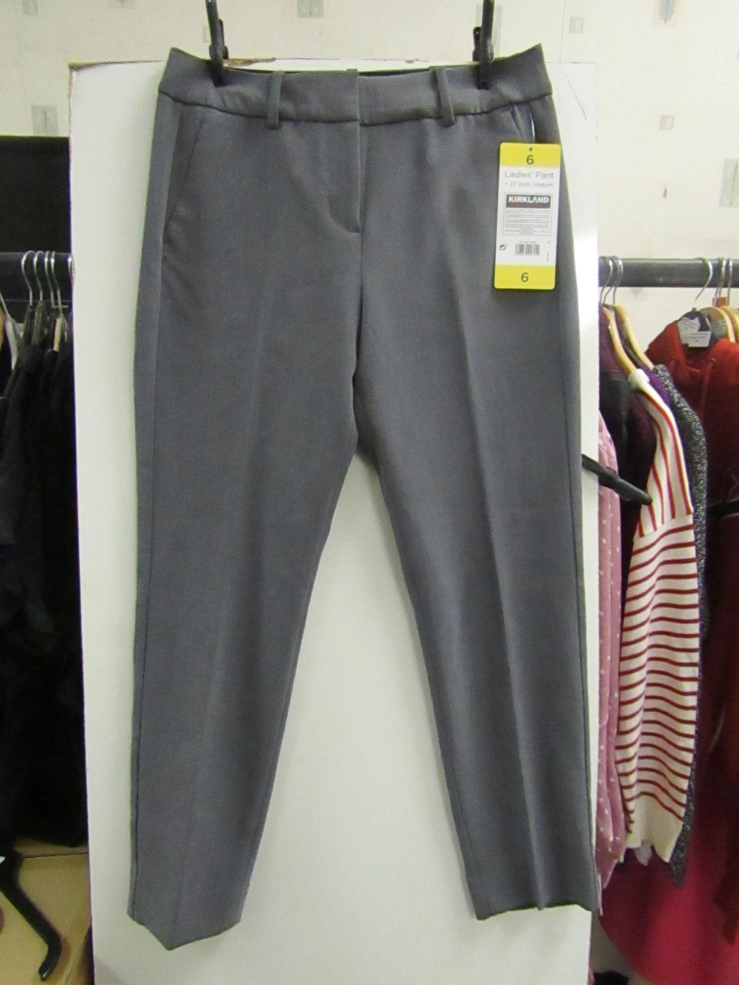 Kirkland Signature ladies grey Trousers, new, Size 6
