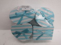 4x White and Blue small gift boxes