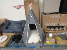 1 x Made.com Terri Large Teepee Pet house Grey RRP £69 SKU MAD-AP-PETTER002GRE-UK TOTAL RRP £69 This