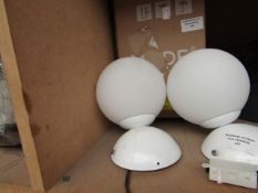 1 x Made.com Vetro Bathroom Wall Light White RRP œ29 SKU MAD-BTAVET008WHT-UK TOTAL RRP œ29 This