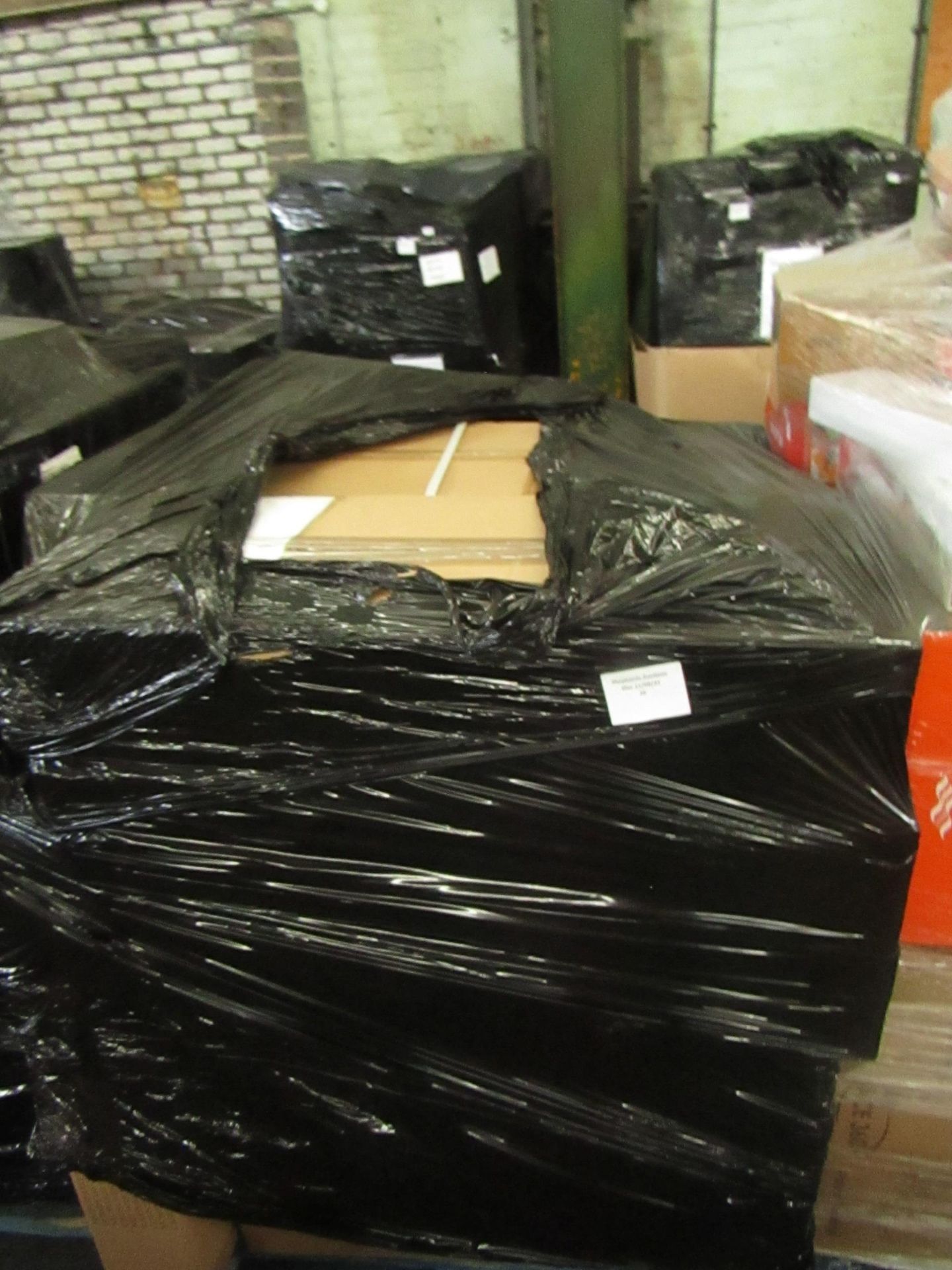 | 1x | PALLET CONTAINING CUSTOMER RETURN STOCK FROM A LARGE ONLINE RETAILER | UNMANIFESTED |