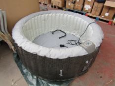 1x Clever Spa Hot Tubs - Unknown size & Model -