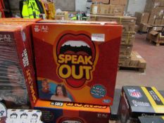 1x hasbro gaming - speak out board game - looks unused.