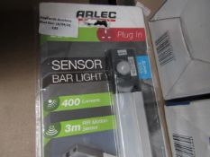Arlec - Cool White Plug-In Sensor Bar Light - 540mm Long - Untested.