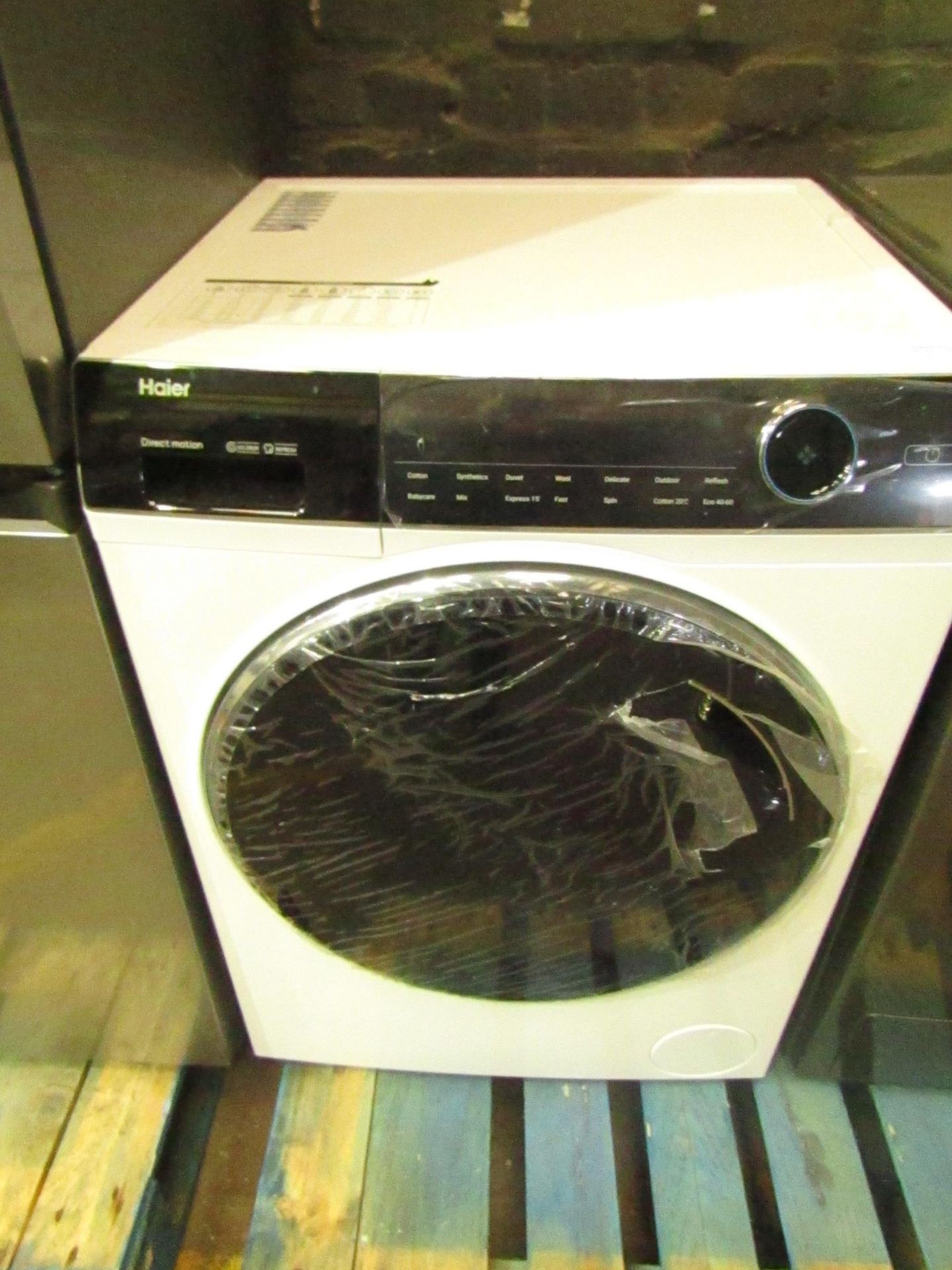 Haier HW100-B14979 direct motion washing machine, powers on and spins very quietly, we have not