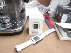 | 1X | PEBBLE SMART WATCH - WHITE | UNTESTED & BOXED | COMES WITH CHARGER CABLE |