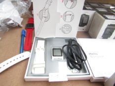 | 1X | PEBBLE 2 SMART WATCH - WHITE | UNTESTED & BOXED | COMES WITH CHARGER CABLE |