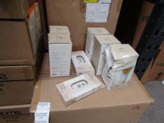 3x BeOn Home items being 2 Smart aop controlled Light Bulbs and a Blue tooth remote control