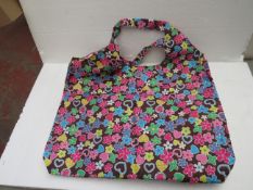 2X TRAVEL, CARRY, SHOPPING BAG WITH LOVE HEART AND FLOWER PATTERN, UNCHECKED IN PACKAGE, SEE