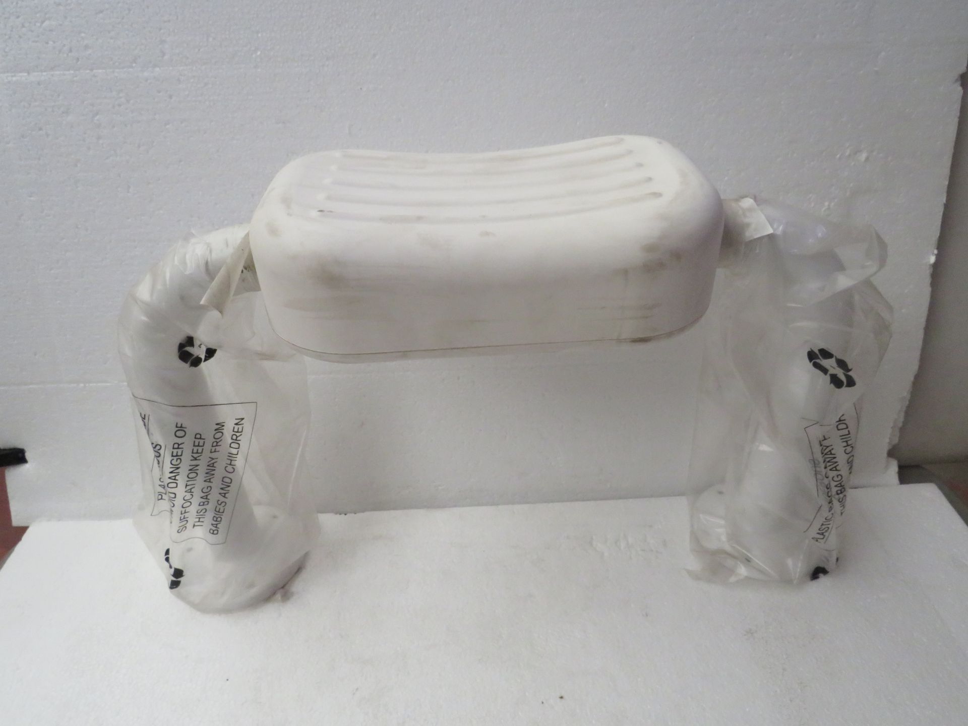 1x Box of 5x Saracen Padded Back Rest - New & Sealed