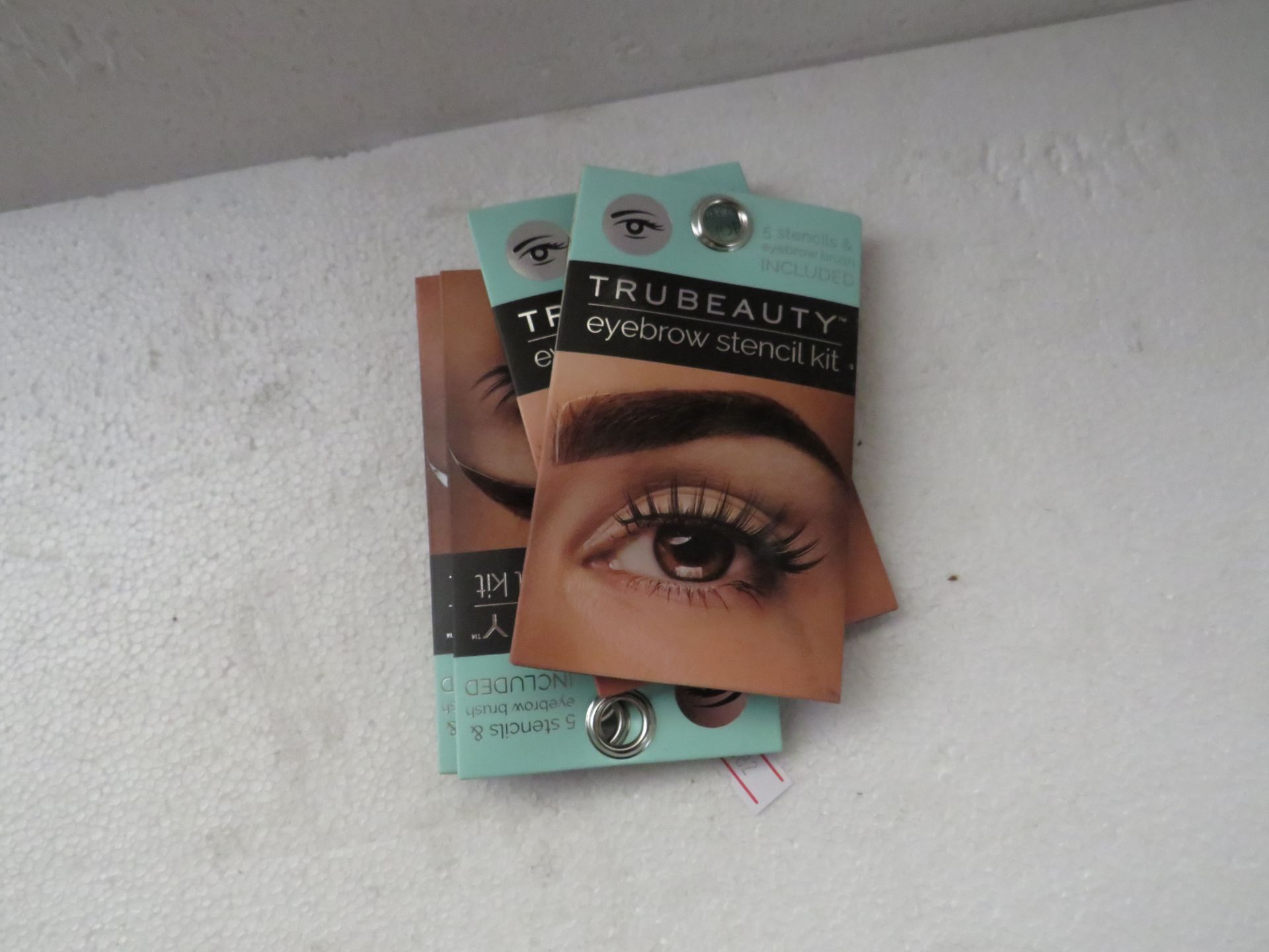 Approx 30x Tru Beauty Eyebrow Stencil Kit - New & Sealed