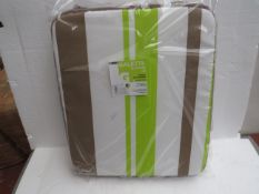 1x Pack of 4 outdoor cushions - new & packaged - see image for design.