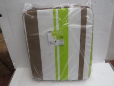 1x Pack of 4 outdoor cushions - new & packaged - see image for design.