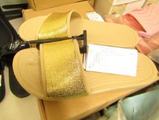 Crocs Sloane Low Sliders - UK Size 5 - Gold & Cream