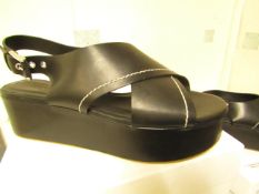 L K Bennett London Sima Black Veg Leather Shoes size 40 RRP £250 new & boxed see image for design