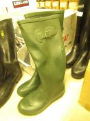 Wellington Boots - Size 6 - Green - Look new -