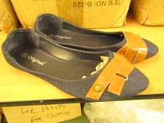 3x Pairs of Ladies Dolly Shoes - Blue with Brown Band - Size 41 - Size 8 - New & Packaged