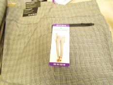 1x Pair of HiLary Radleys Ladies Pull on Trousers with cigarette leg & tummy control panel - Brown -