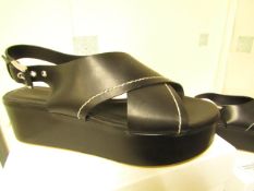 L K Bennett London Sima Black Veg Leather Shoes size 38 RRP £250 new & boxed see image for design