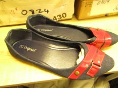 3x Pairs of Ladies Dolly Shoes - Blue with Red Band - Size 41 - Size 8 - New & Packaged