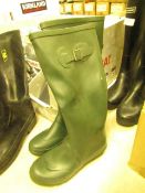 Wellington Boots - Size 6 - Green - Look new -
