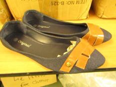 3x Pairs of Ladies Dolly Shoes -Blue with Brown Band - Size 39 - Size 6 - New & Packaged