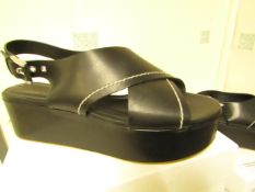 L K Bennett London Sima Black Veg Leather Shoes size 39 RRP £250 new & boxed see image for design