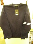 Boohoo mens oversized fleece sweater, size M, new with tags.