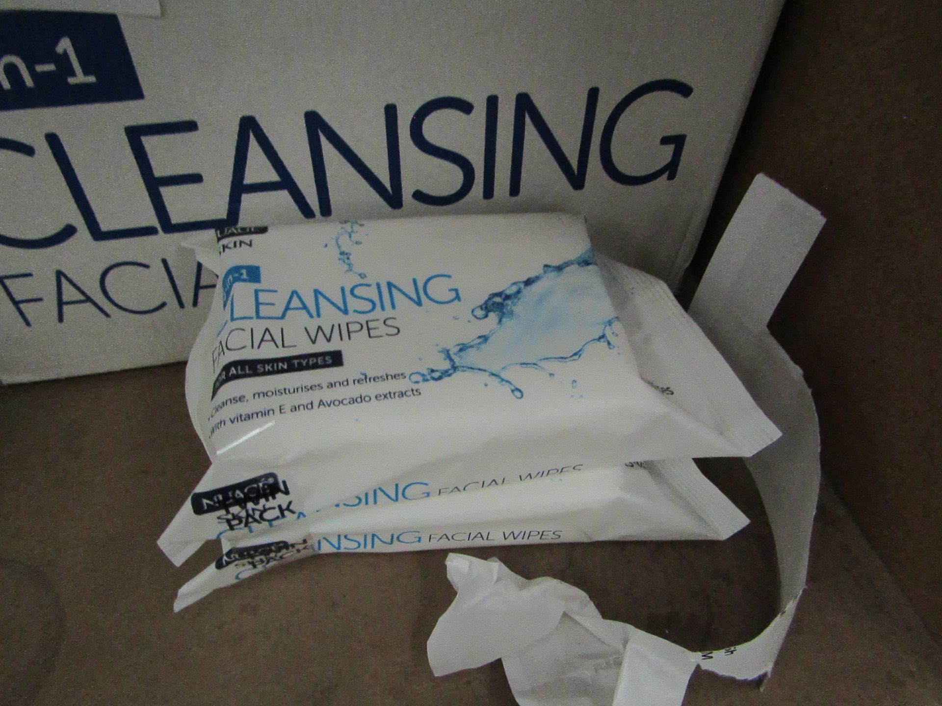 4x Nuage - 3in1 facial Cleansing Wipes - Unused & Packaged.