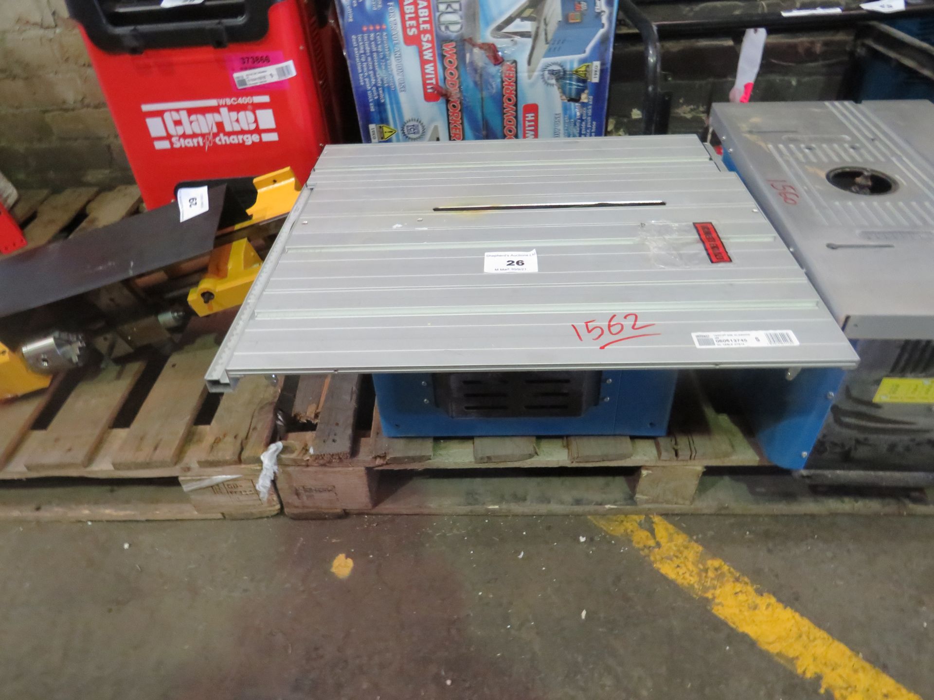 1x CL TABLE CTS14 230V 1562 This lot is a Machine Mart product which is raw and completely unchecked