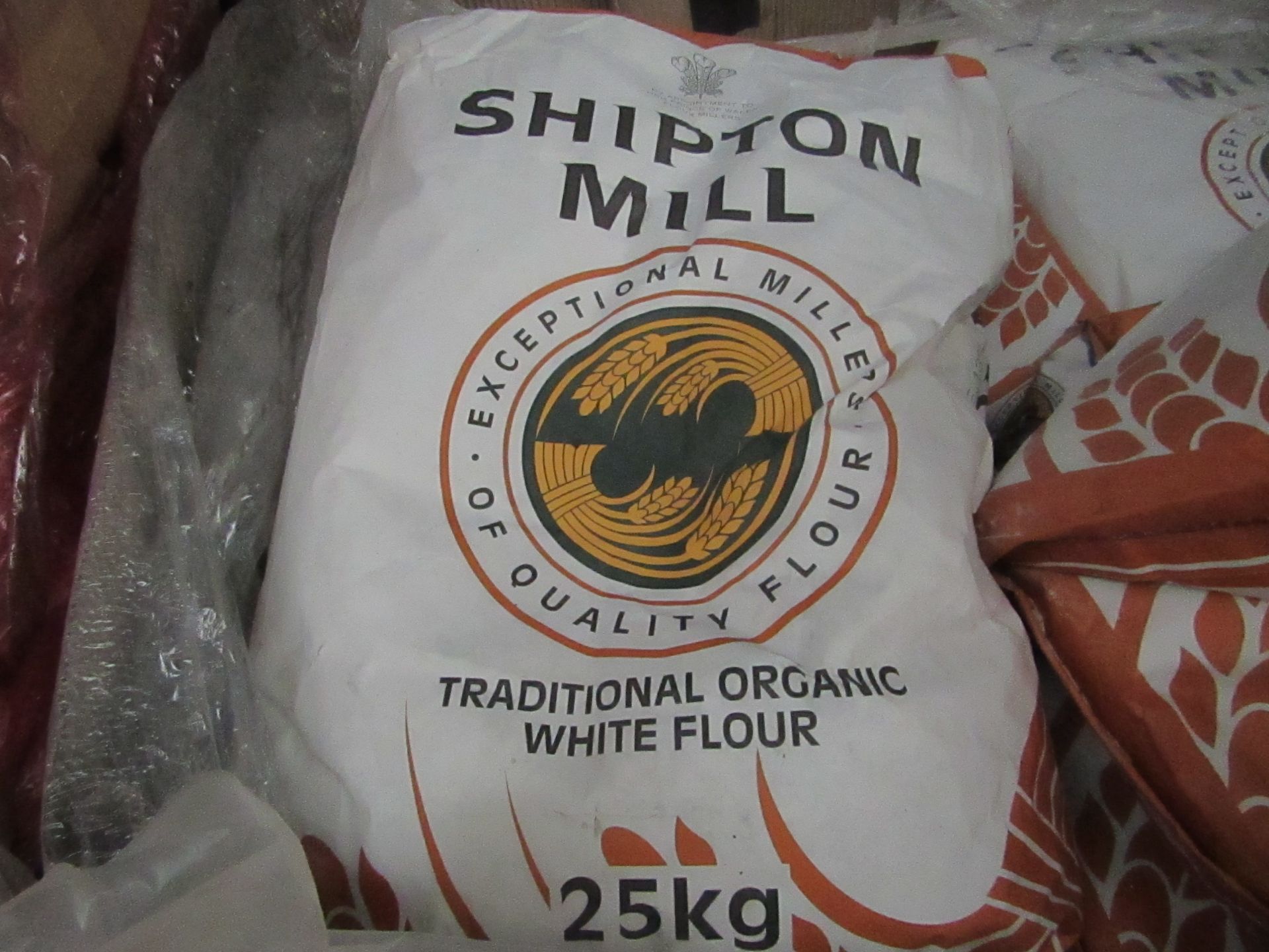 25KG bag of Shipton Mill Traditional Organic White Flour, BB Dec 2021, RRP £24.99